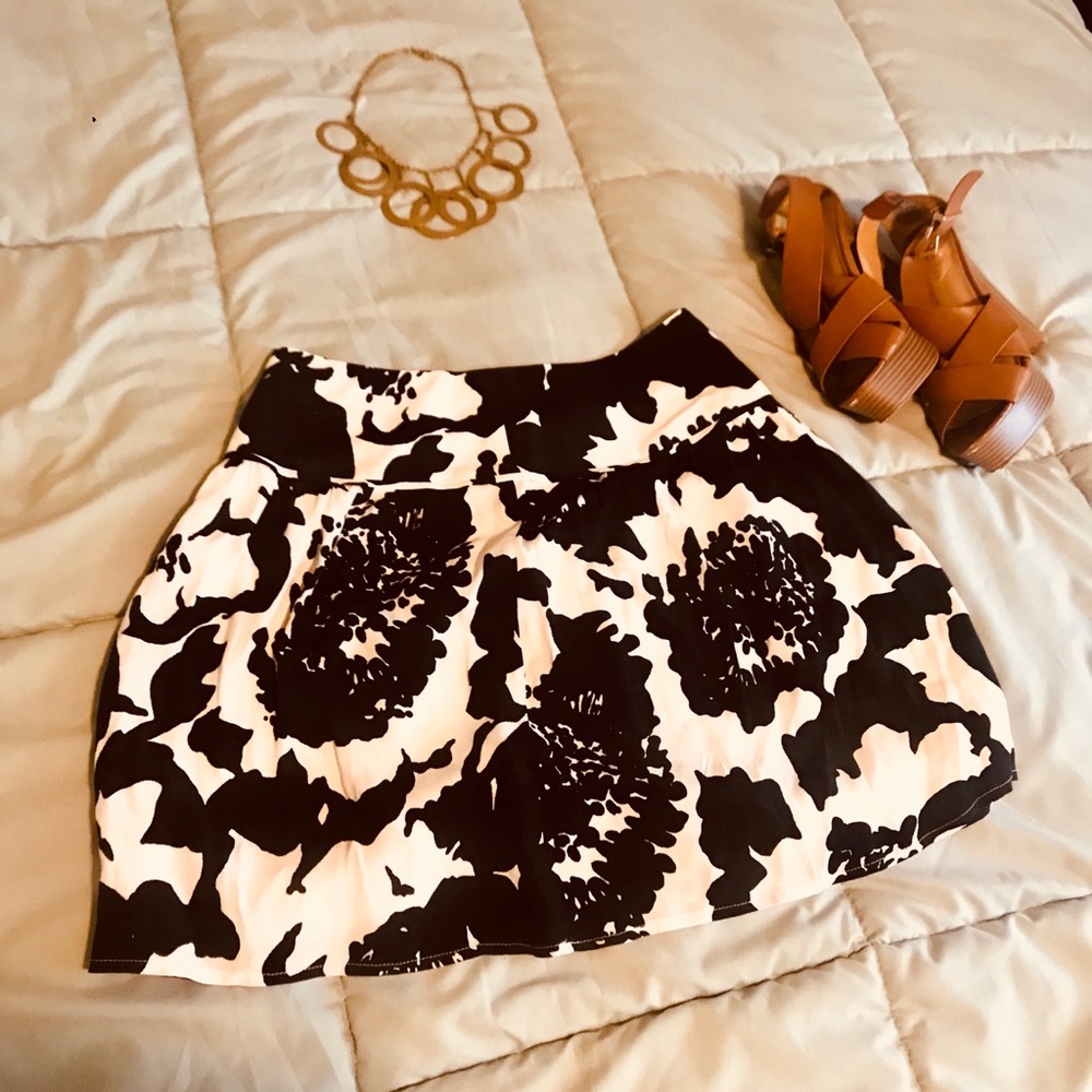NEW!!! LOFT Floral Bubble skirt